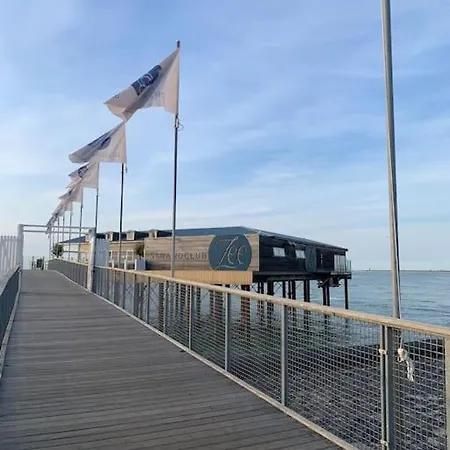 Дом отдыха Huebsches In - Fusslaeufig Zum Und Zentrum Ауддорп